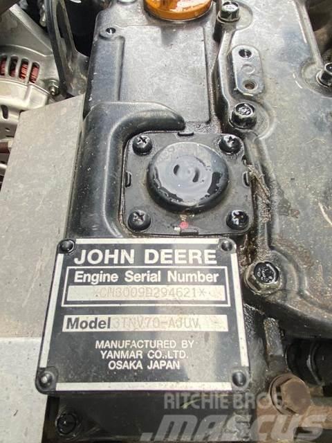 John Deere XUV 865M Підсобні машини