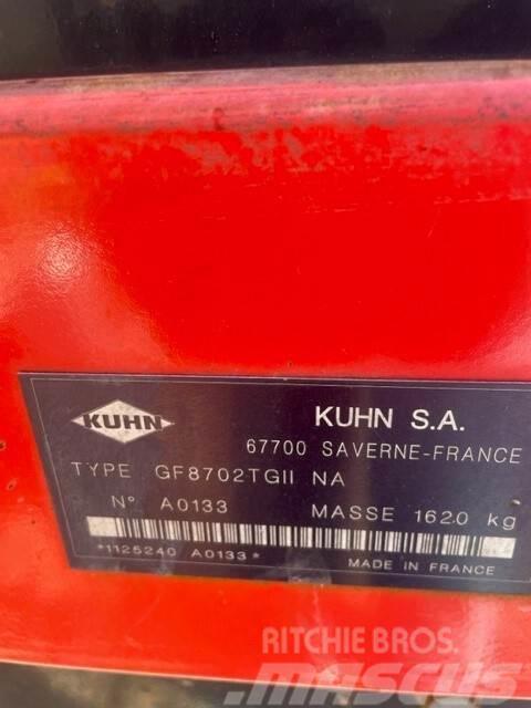 Kuhn GF8702 Граблі і сінозворушувачі
