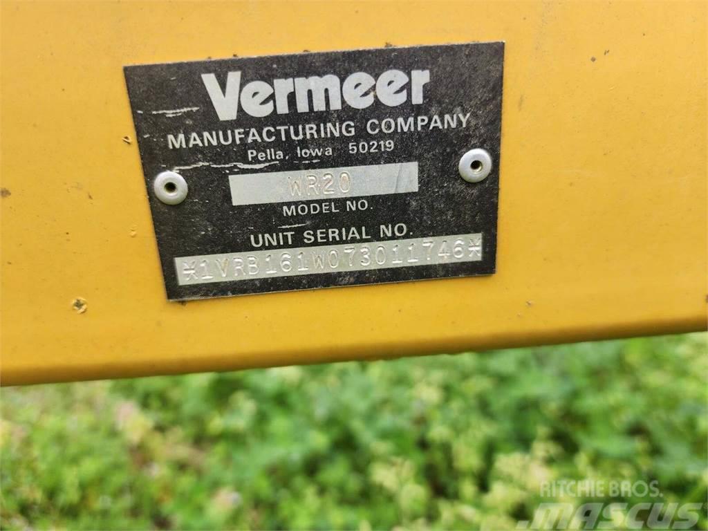 Vermeer WR20 Граблі і сінозворушувачі