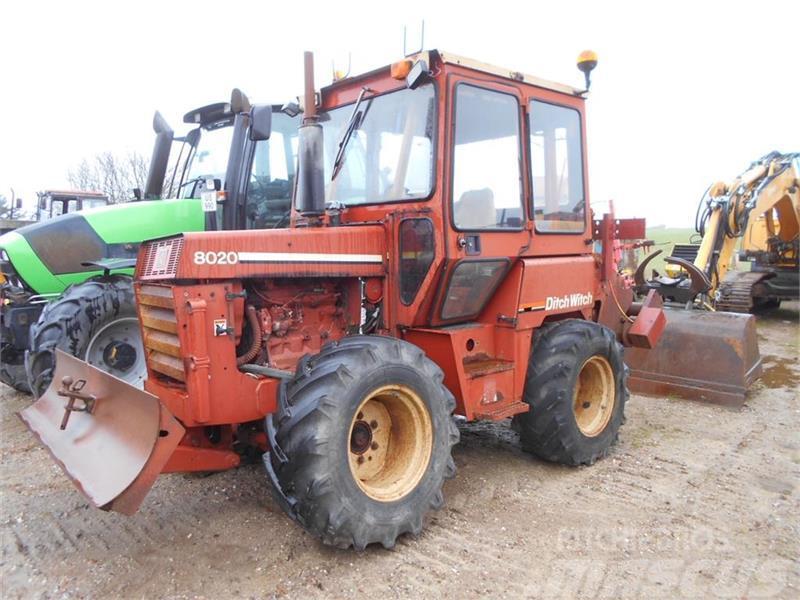 Ditch Witch 8020 Канавокопачі