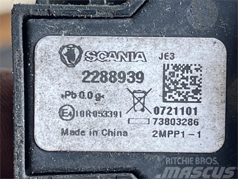 Scania  PRESSURE VALVE 2288939 Радіатори