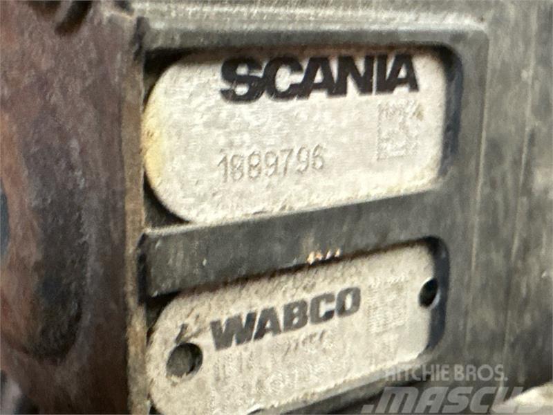 Scania  VALVE BLOCK SOLENOID VALVE 1889796 Радіатори