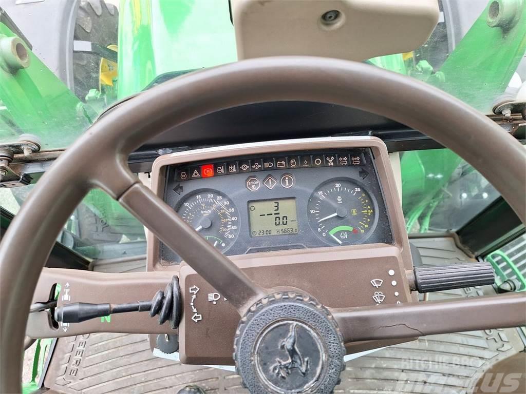 John Deere 5820 Premium Трактори