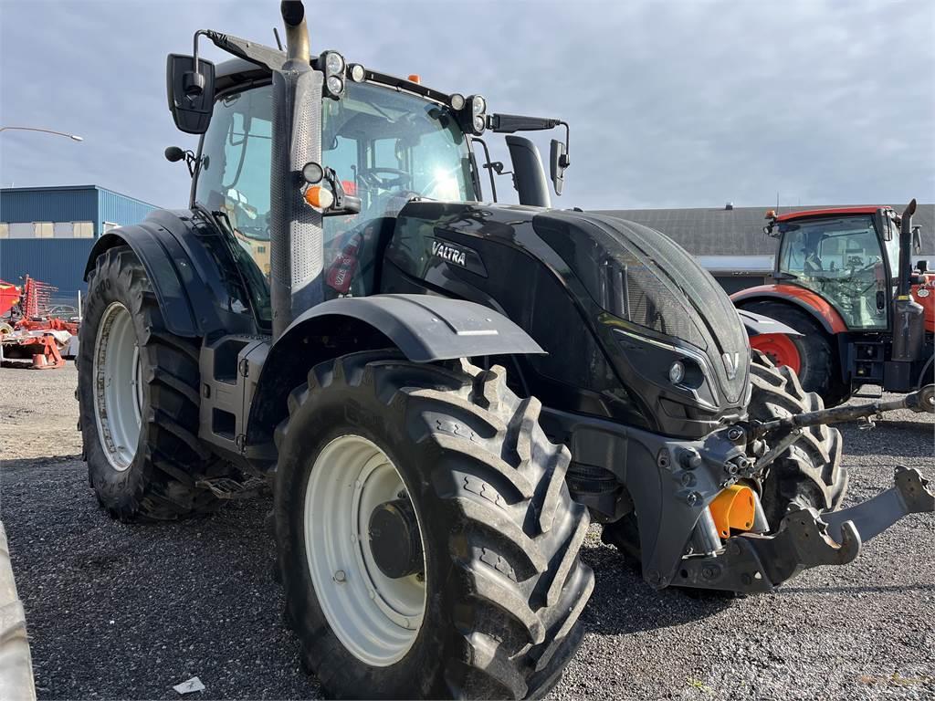 Valtra T214 DIRECT SMARTTOUCH Трактори