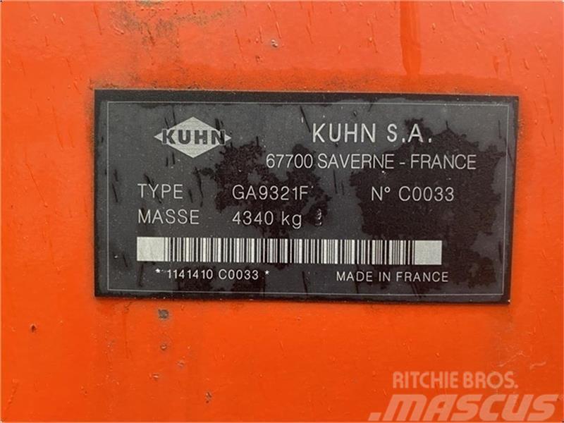 Kuhn GA9321F Граблі і сінозворушувачі