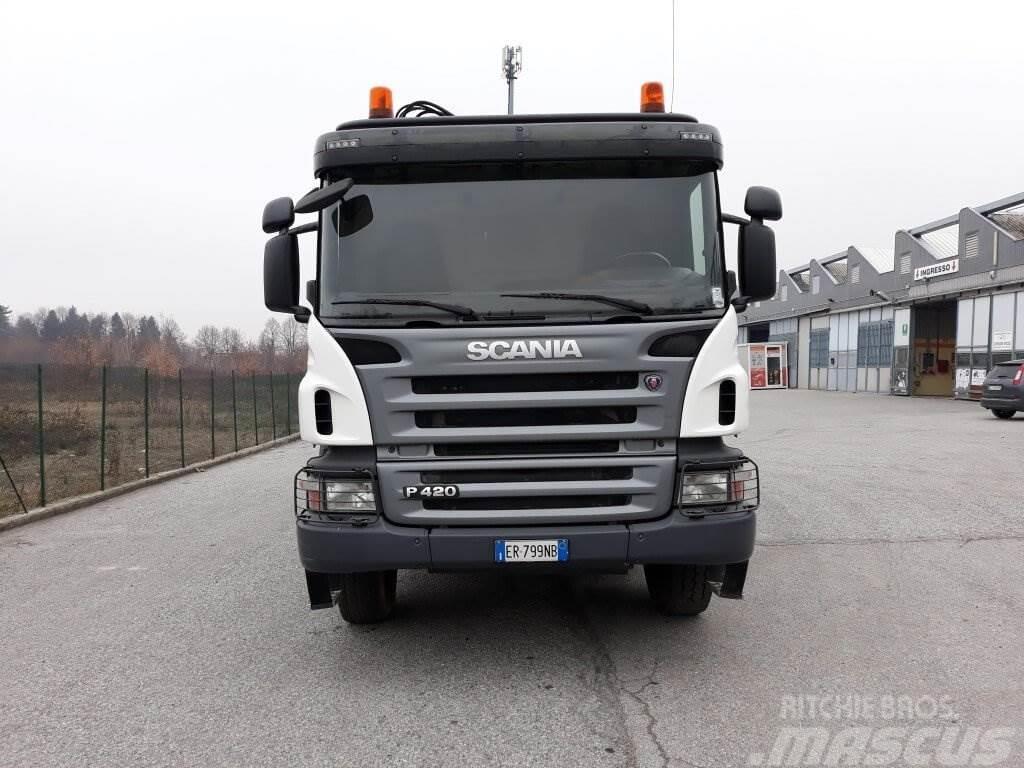 Scania P420 8X4 Вантажівки / спеціальні