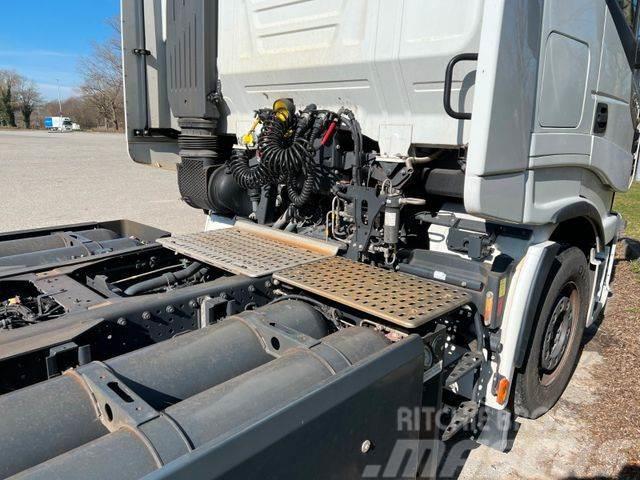 Iveco AS440 S46T Тягачі