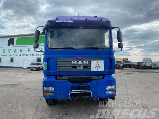 MAN TGA 26.440 6X4 for containers with crane vin 945 Автокрани