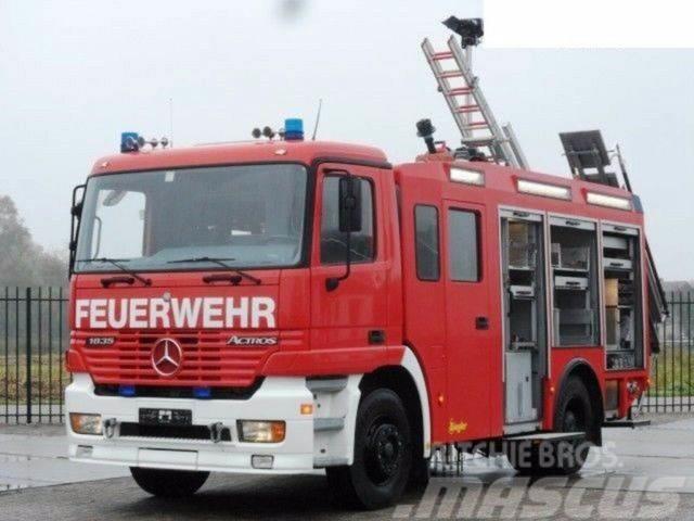Mercedes-Benz ACTROS 1835 Feuerwehr 2080 L Fire Unit !! Вантажівки / спеціальні