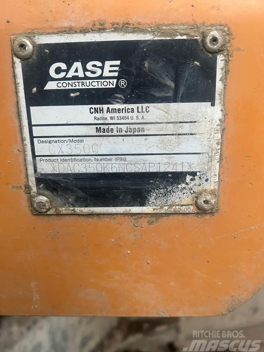 CASE CX350C Гусеничні екскаватори