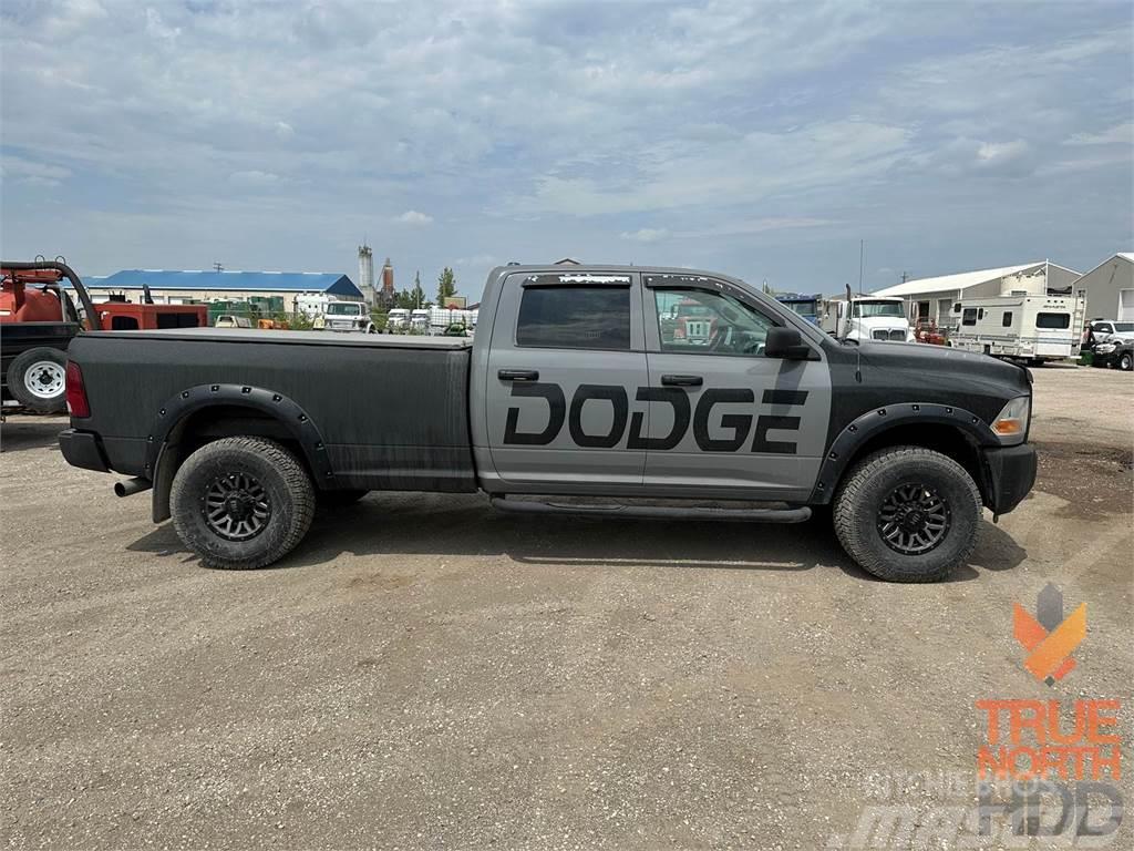 Dodge Ram 2500 Вантажівки-платформи/бокове розвантаження