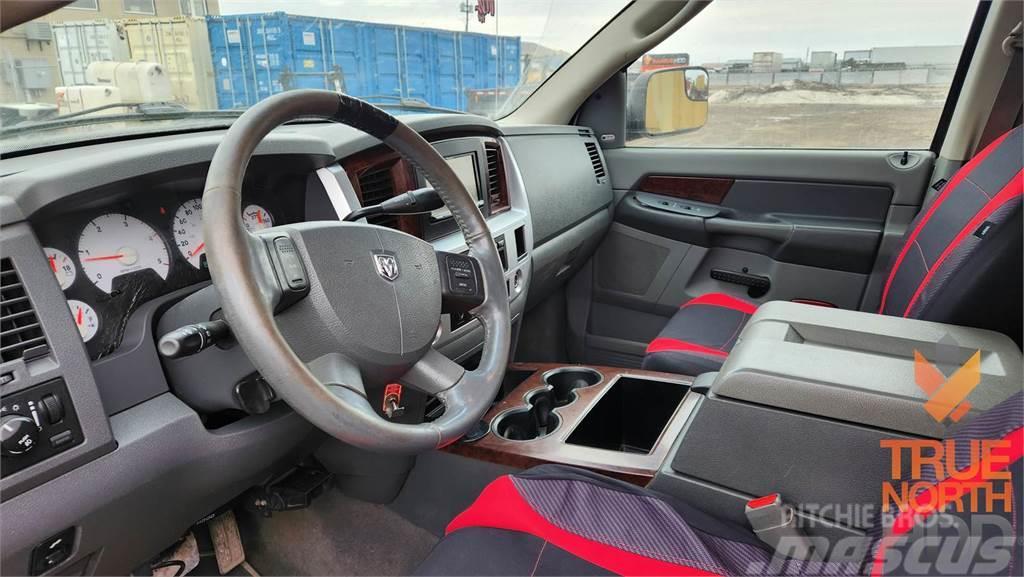Dodge Ram 3500 SXT Вантажівки-платформи/бокове розвантаження