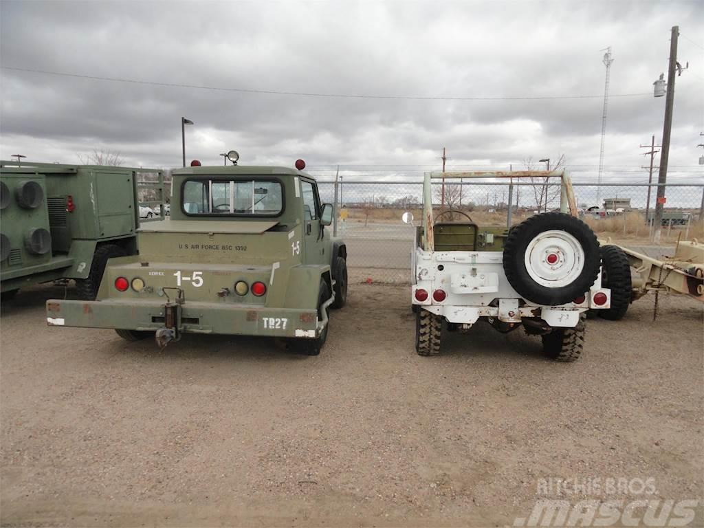 Jeep M38A1 Пікапи / Бічне розвантаження