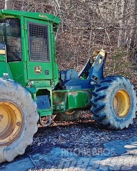 John Deere 640L Трельовочні трактора