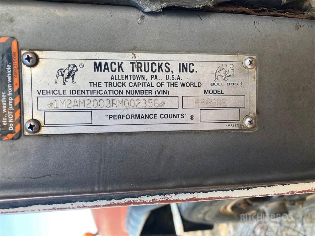 Mack RB690S Вантажівки-цистерни
