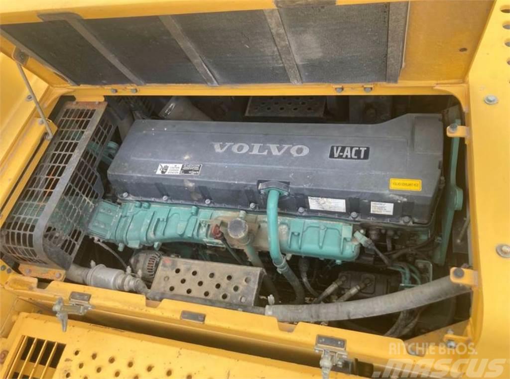 Volvo EC700B LC Гусеничні екскаватори