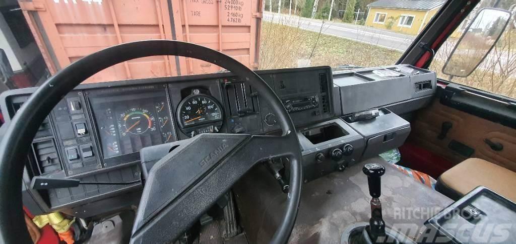 Scania 82 M henkilönostin Автокрани