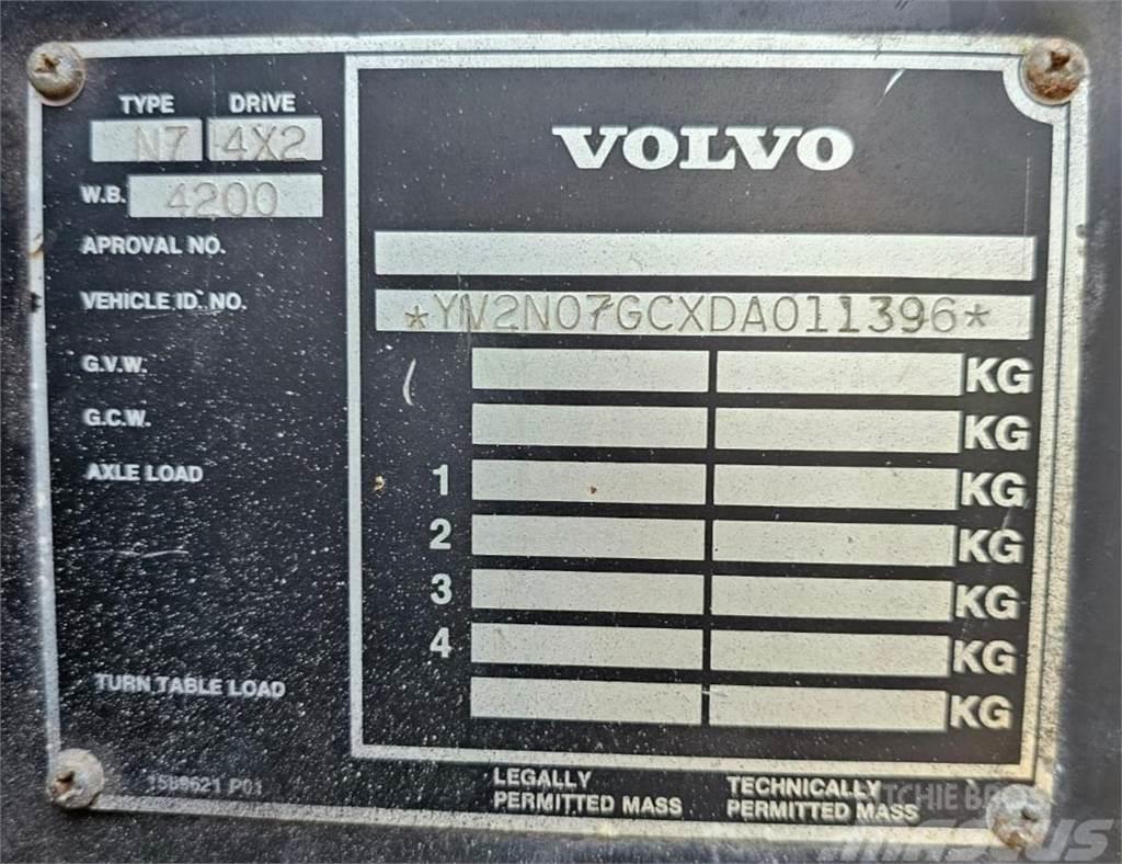 Volvo N7 6x2 Автокрани