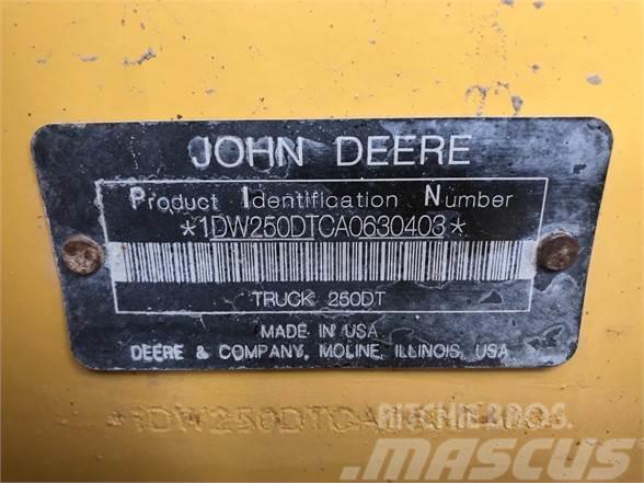 John Deere 250D II Зчленовані самоскиди