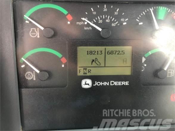 John Deere 300D Зчленовані самоскиди