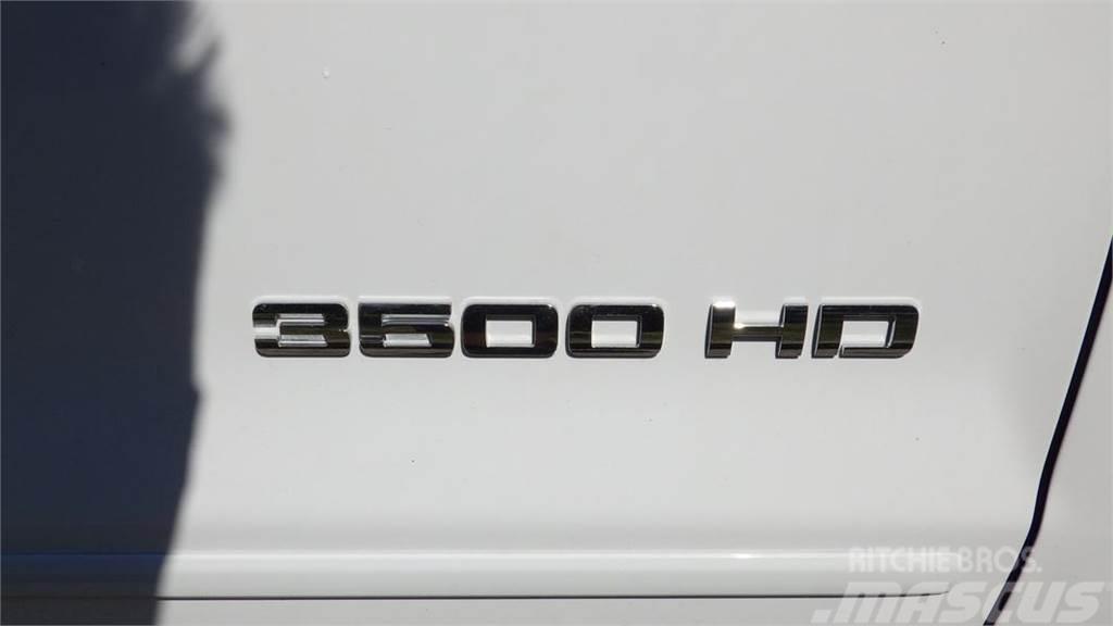 Chevrolet Silverado 3500HD Вантажівки-платформи/бокове розвантаження