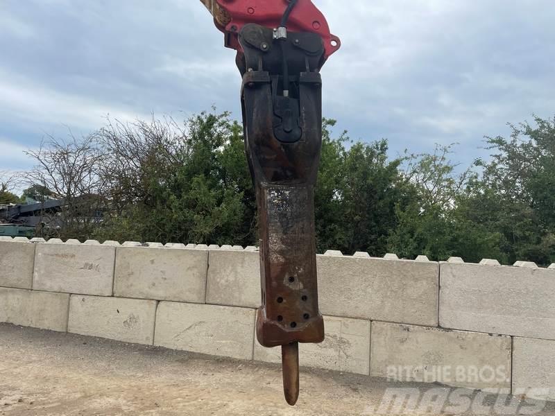 CAT Hydraulic Breaker To Suit 18 - 26 Ton Excavator Плуги