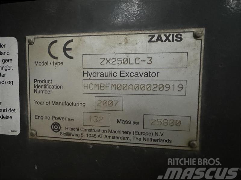 Hitachi Zaxis 250LC-3 Гусеничні екскаватори