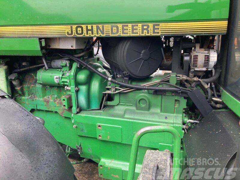 John Deere 8200 Трактори