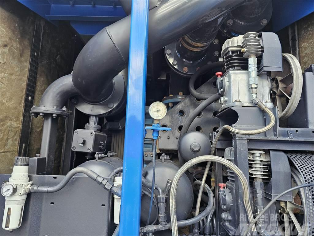 MAN TGS 35.400 Saugbagger KAISER MORO Vacuum suction - Комбі/Вакуумні вантажівки