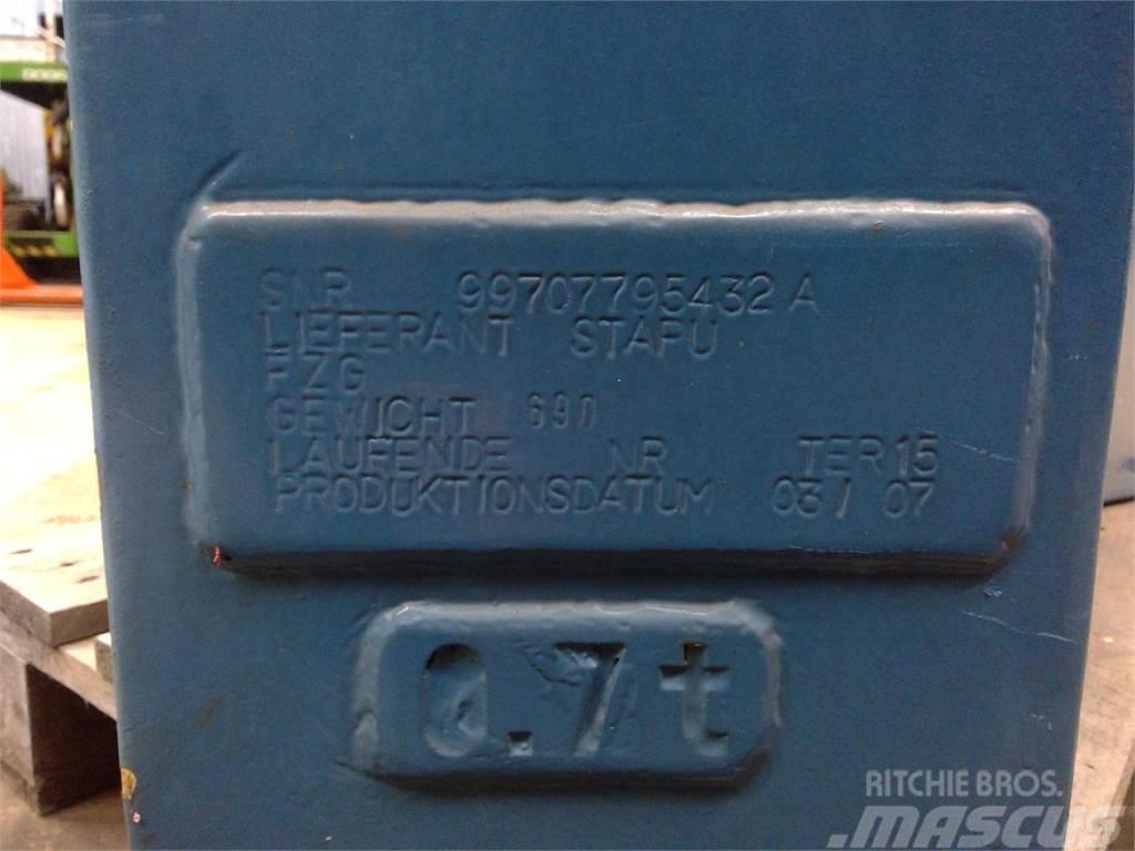 Faun ATF 40G-2 Counterweight 0,7 ton right side Запчастини для кранів