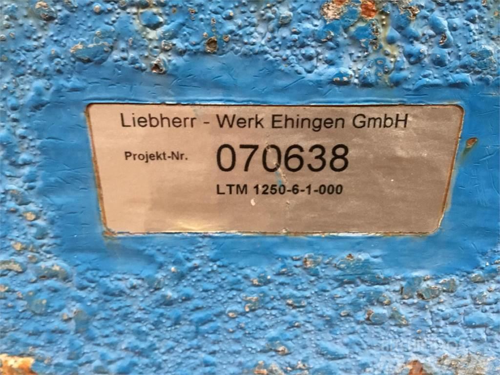 Liebherr LTM 1250-6.1 counterweight 12,5 ton Запчастини для кранів