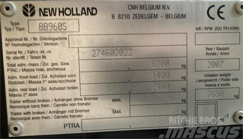 New Holland BB 960A M. Parkland ballevogn Тюкові прес-підбирачі
