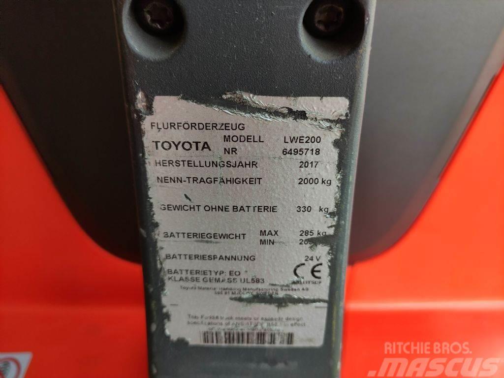 Toyota LWE200 Штабелери